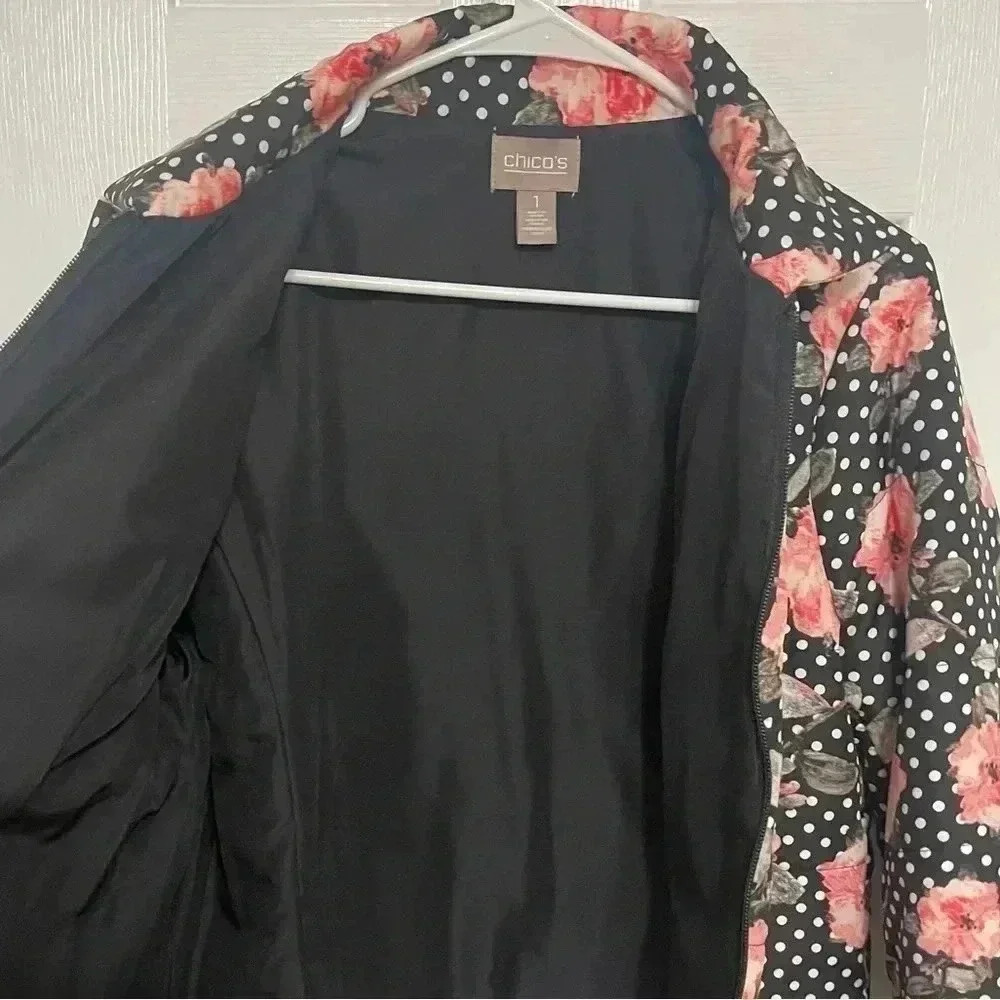 CHICO'S floral polka dot lightweight puffer jacket (Size 1) - Picture 8 of 10